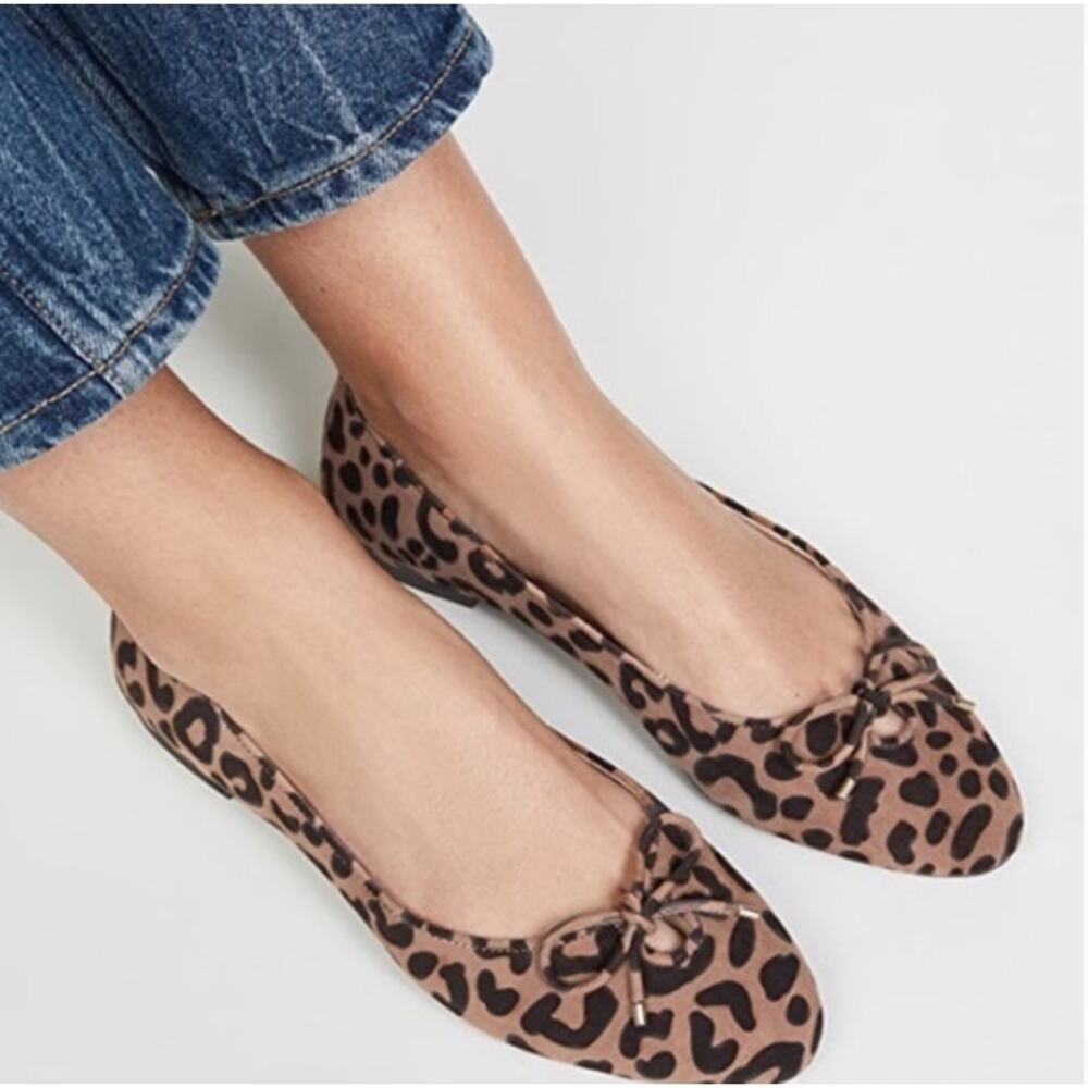 Stuart Weitzman Gabby Leopard Print Ballet Flat Size 5.5 NWOB